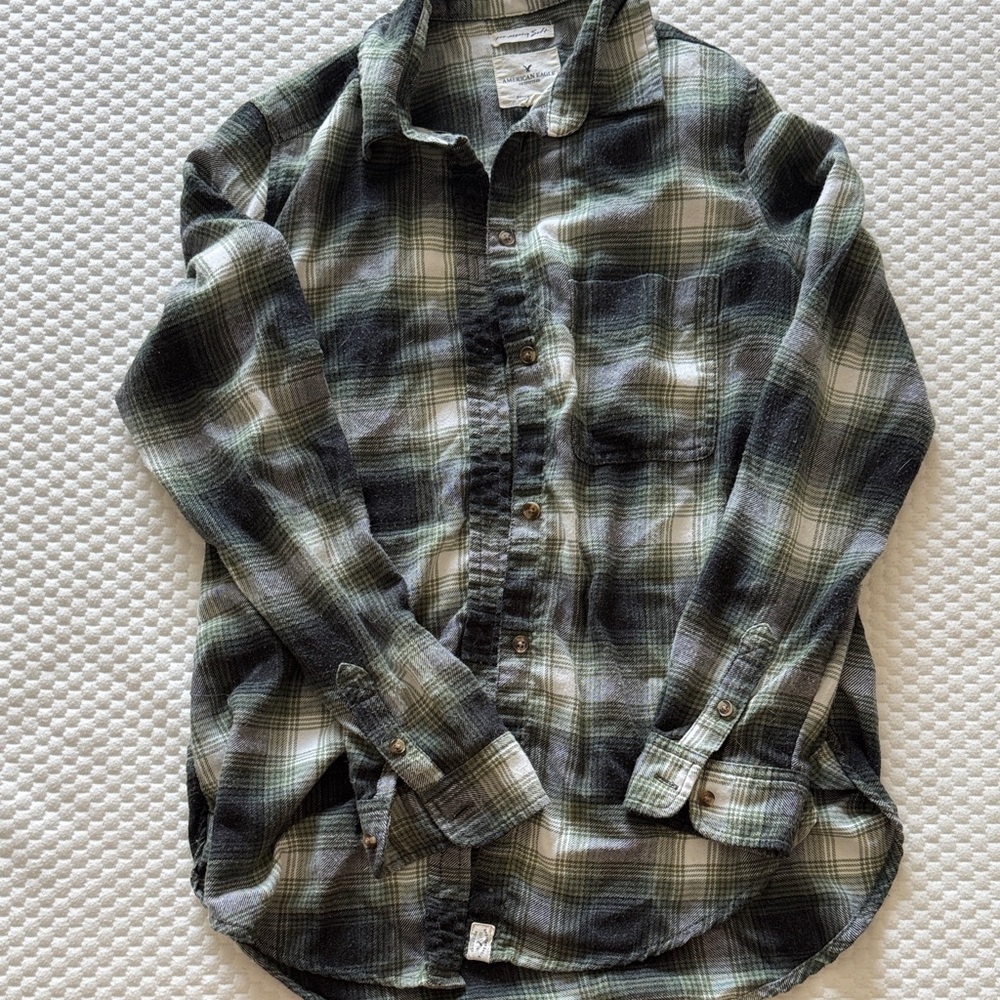 American Eagle Outfitters Women's Plaid Shirt - Green and White